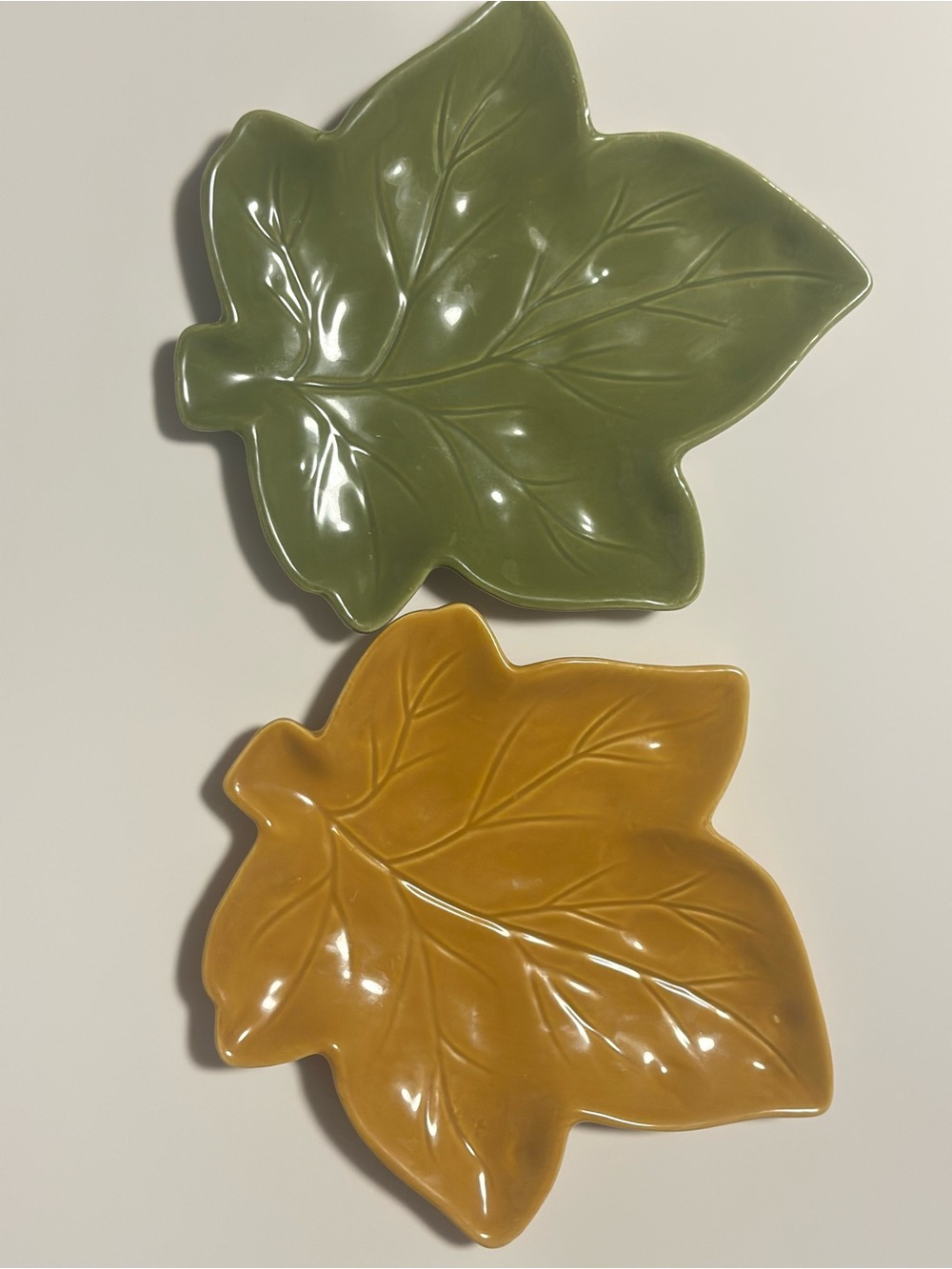 Set of 2 Ceramic Leaf Shaped Plates Fall Autumn Green / Yellow Appetizer Candy